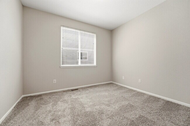 Building Photo - $3,340.95 with $300 off the first month's rent, 4 Beds - 4 Bath, Single Family Home in Trail Park...