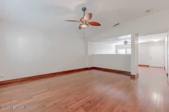 Building Photo - 8985 Redtail Dr