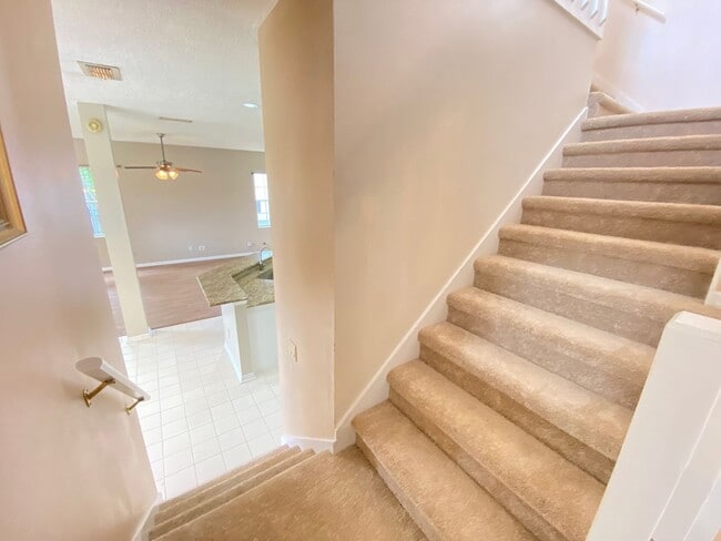 Building Photo - 3708 Molona Dr