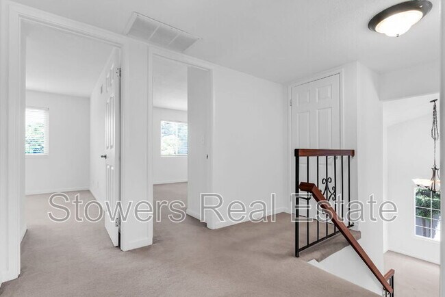 Building Photo - 120 Valdivia Cir