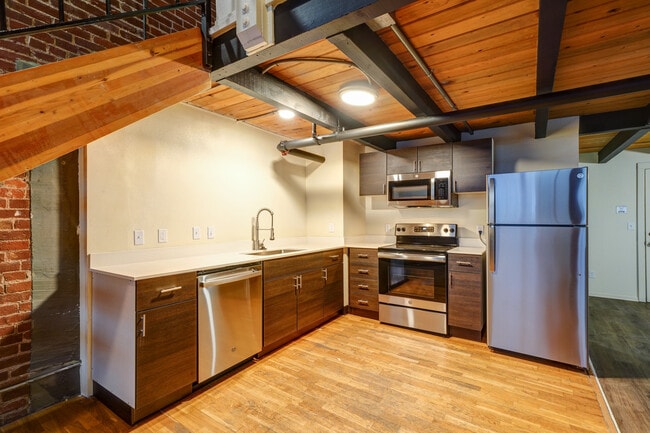 Building Photo - Everett Station Lofts