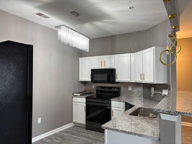 Building Photo - 7416 Hindon Cir