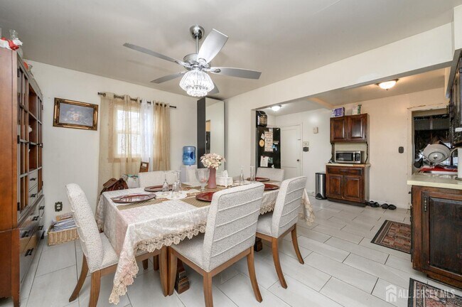 Building Photo - 1 Ovington Ave