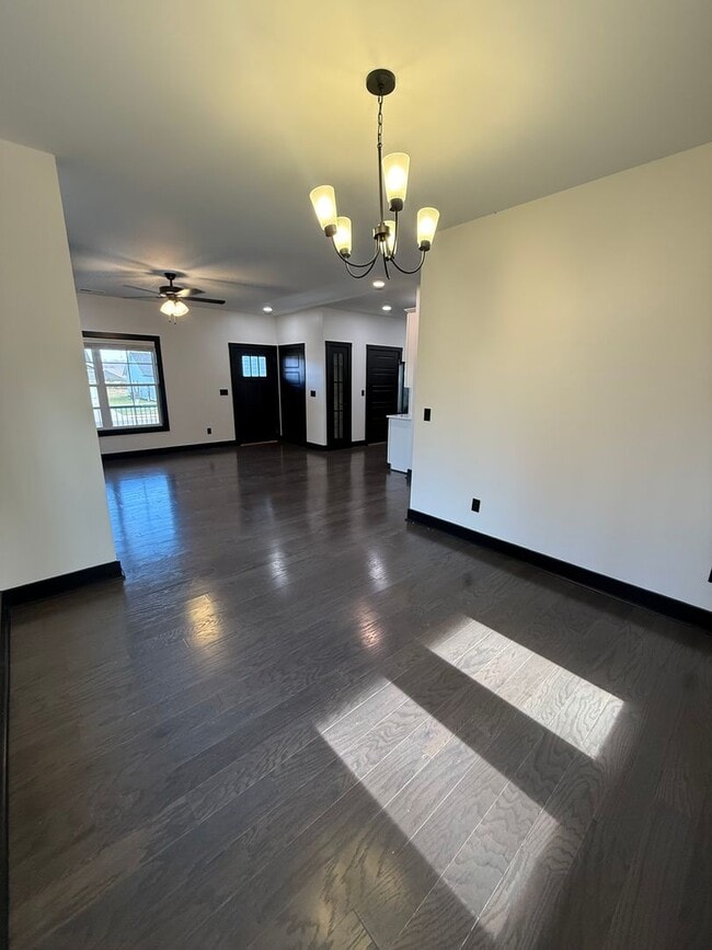 Building Photo - 2721 Cedrus Ave