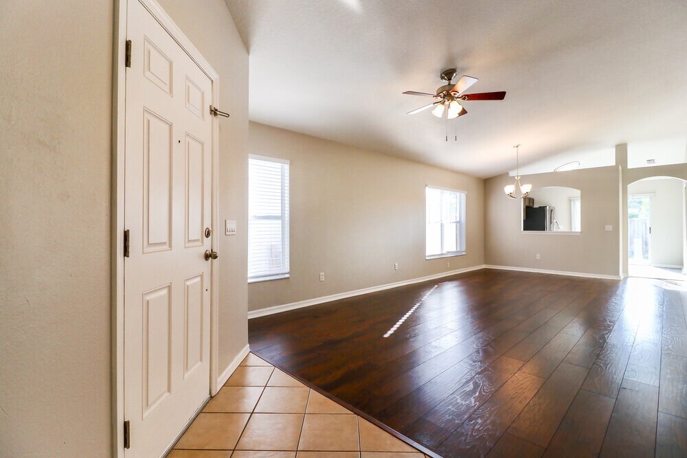 Building Photo - 18032 Birdwater Dr