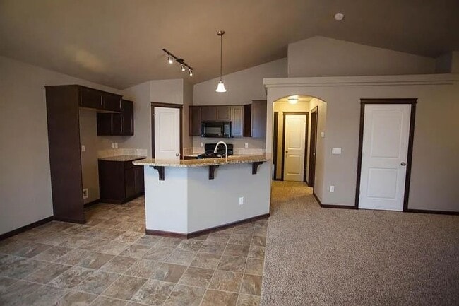 Building Photo - For Rent – Beautiful 3 Bed, 2 Bath Home wi...