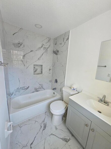 Building Photo - 1406 36th Ave