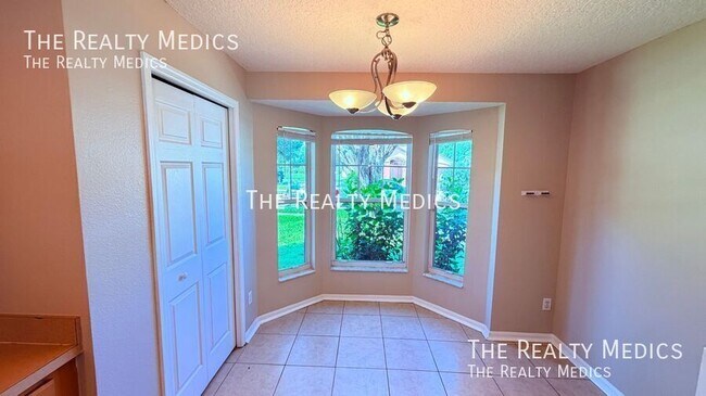 Building Photo - 2837 River Ridge Dr