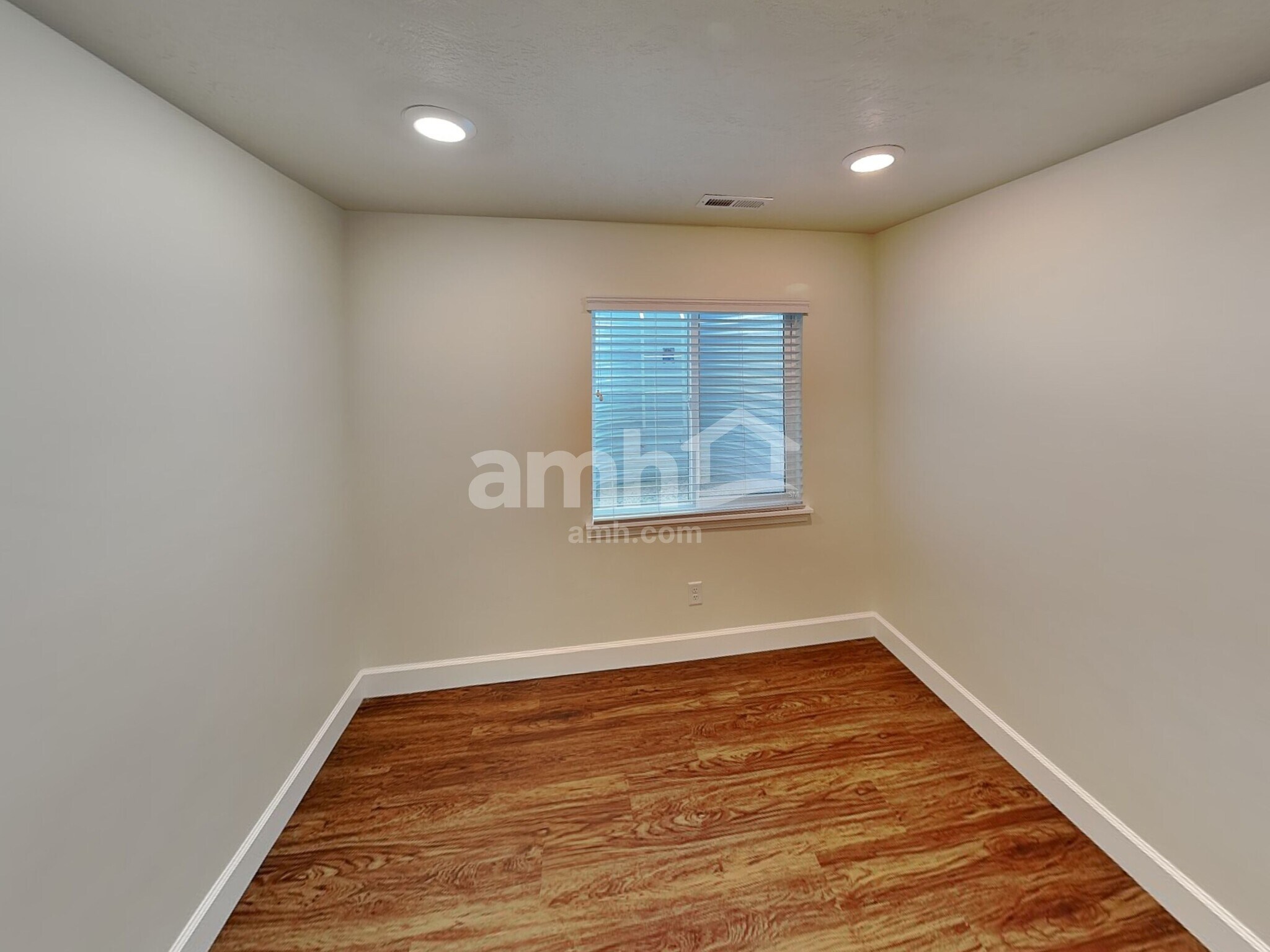 Building Photo - 2983 E S Village Dr