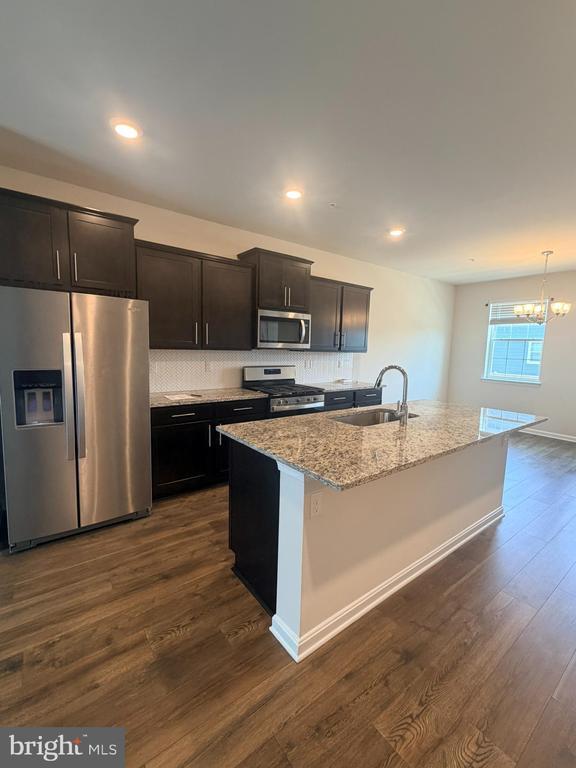 Building Photo - 6504 Bullrush Ct