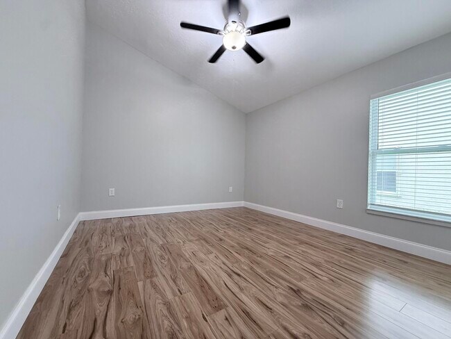 Building Photo - 3786 Sierra Dr