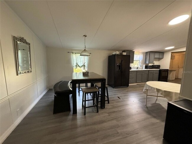 Building Photo - 7740 Pretty Lake Rd