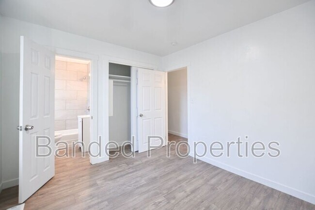 Building Photo - 627 23rd St