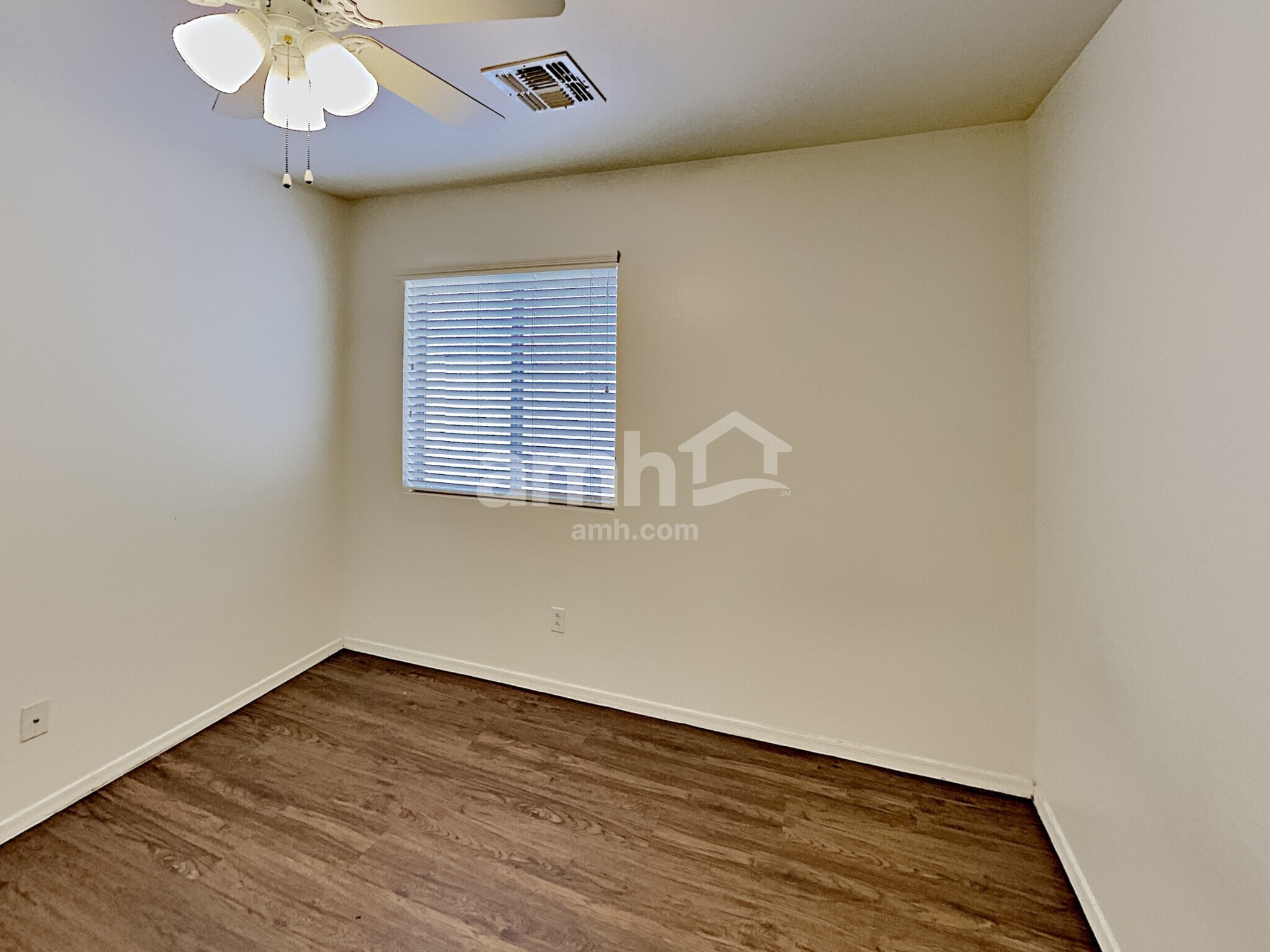 Building Photo - 5882 S 237th Ln