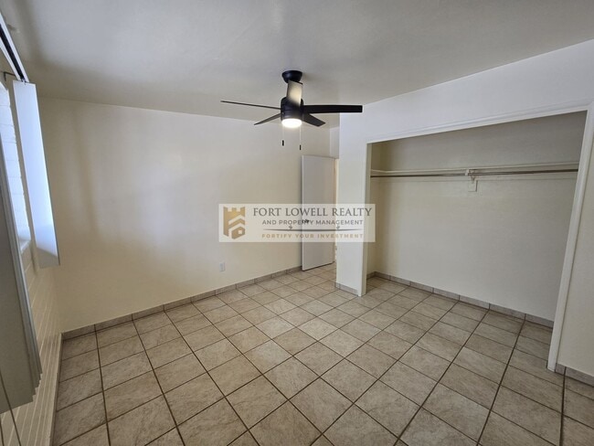 Building Photo - 2640-2642 N Santa Rita Ave