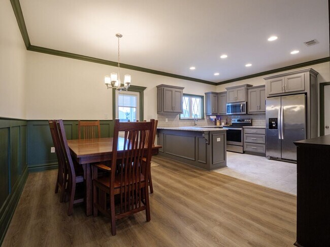 Building Photo - 4063 McKenzie Ln