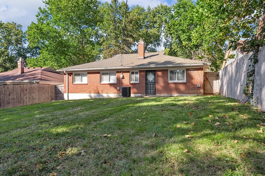 Building Photo - 7346 Canton Ave