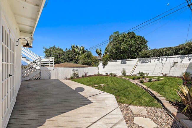 Building Photo - 114 Avenida Cadiz