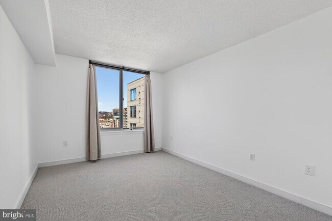 Building Photo - 555 Massachusetts Ave NW