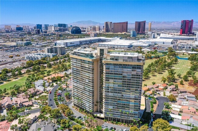 Building Photo - 3111 Bel Air Dr