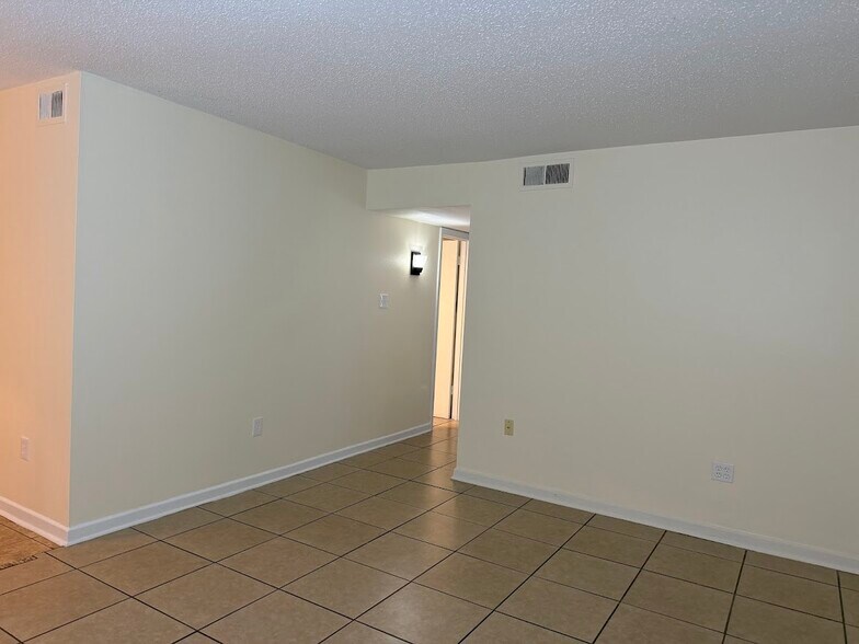 Building Photo - 11271 Florida Blvd