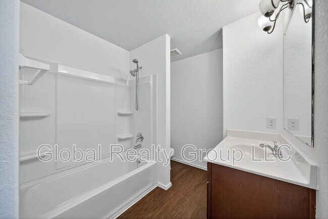 Building Photo - 7139 Quarter Moon