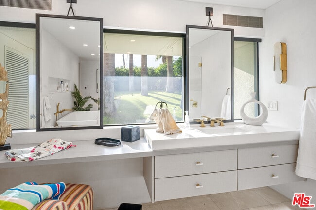 Building Photo - 70461 Boothill Rd