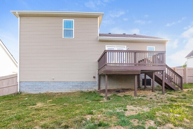 Building Photo - 713 Wildwood Dr
