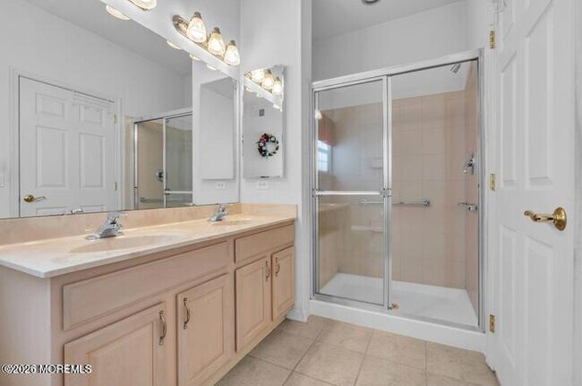 Building Photo - 6 Castile Ct
