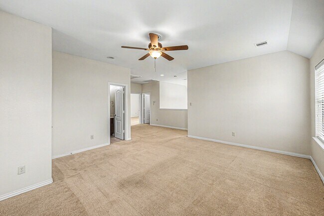 Building Photo - 2302 Blue Jay Ln