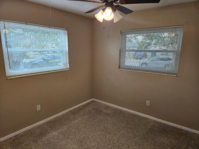 Bedroom 2 - 533 Oxford Ave