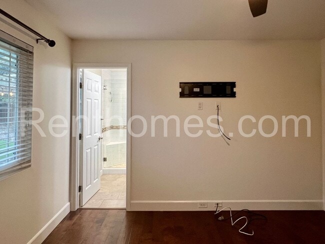 Building Photo - 4544 Jutland Dr