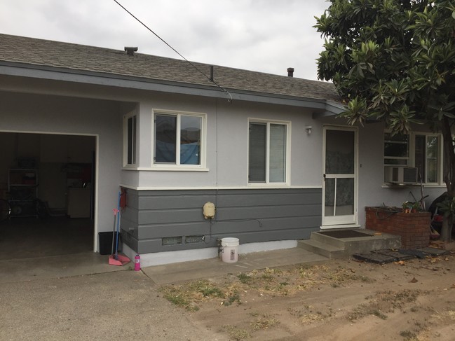 Building Photo - 515 N Nicholson Ave