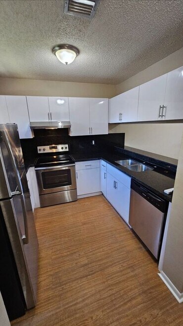 Building Photo - 11604 NW 45th St