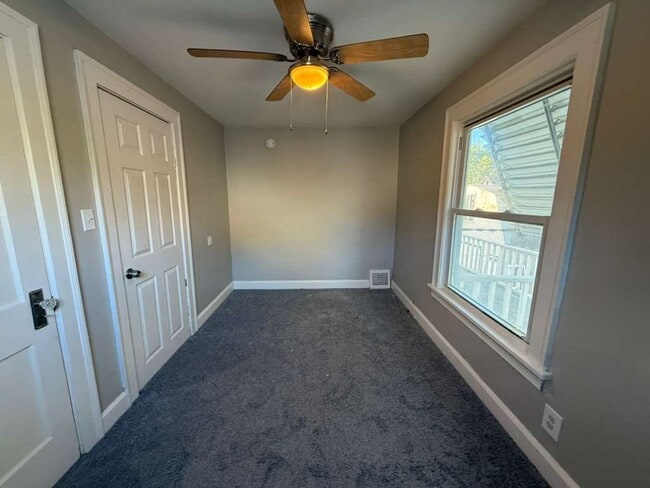 Building Photo - 3 BED 1 BATH BEAUTIFUL HOME IN CLEVELAND!