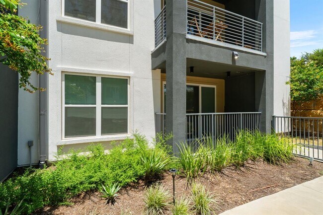 Building Photo - 4801 Springdale Rd