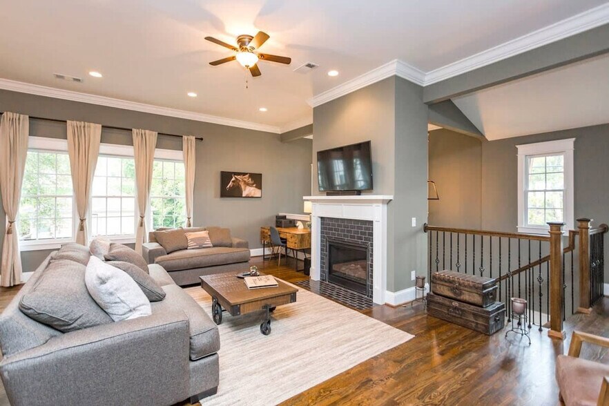 Primary Photo - 1415 Shelby Ave