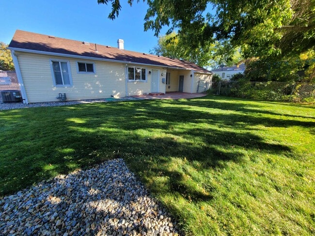 Building Photo - 5580 S 4270 W