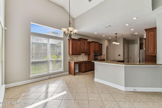 Building Photo - 263 Stonewell Dr