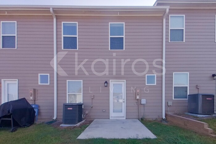 Building Photo - 226 Long Is Dr