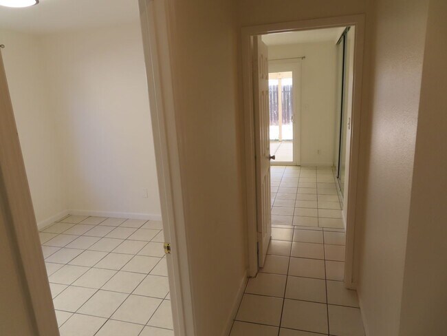 Building Photo - Four bedroom house in Mira Mesa