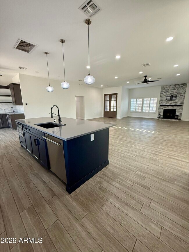 Building Photo - 8702 E San Ardo Dr