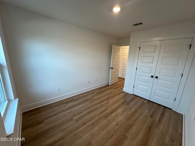 Building Photo - 274 Phillips Blf Ave