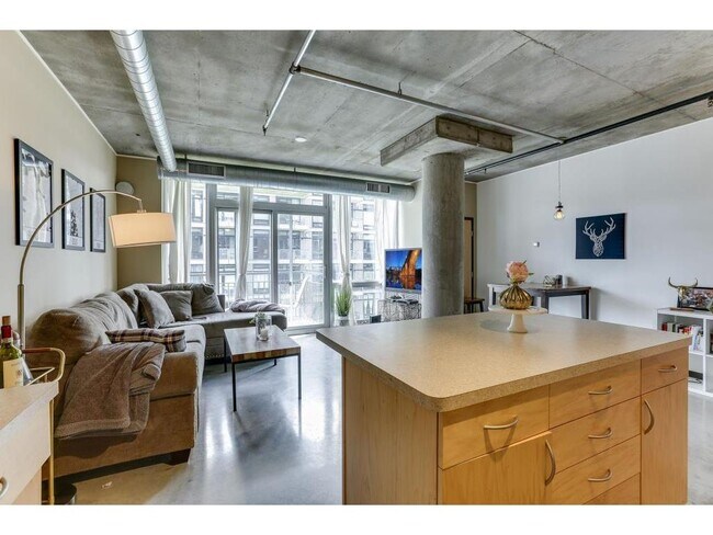 Building Photo - 730 N 4th St