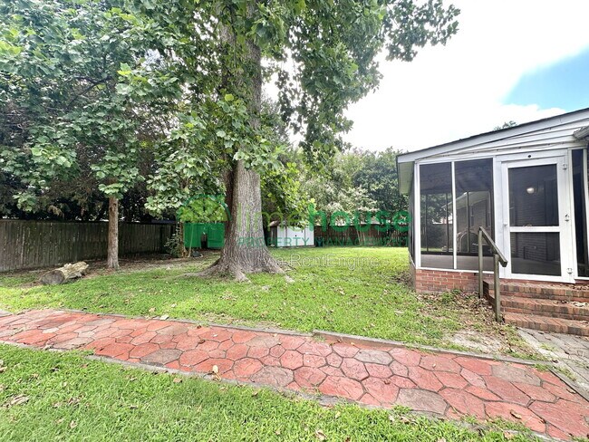 Building Photo - 417 Lynn Shores Dr