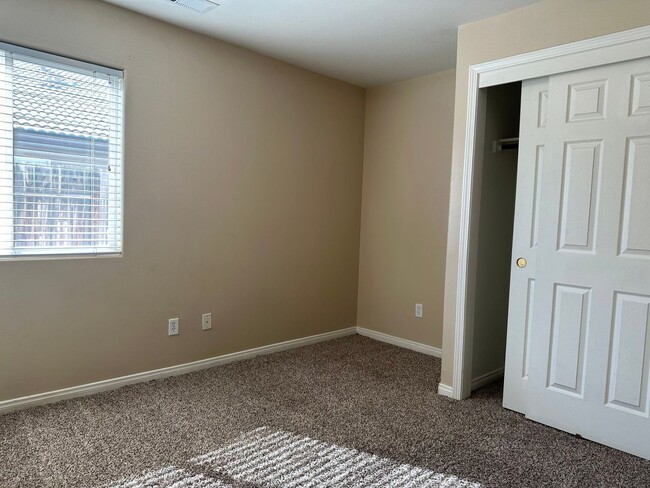 Building Photo - Northwest 3+2 + OFFICE!  Coming Soon!