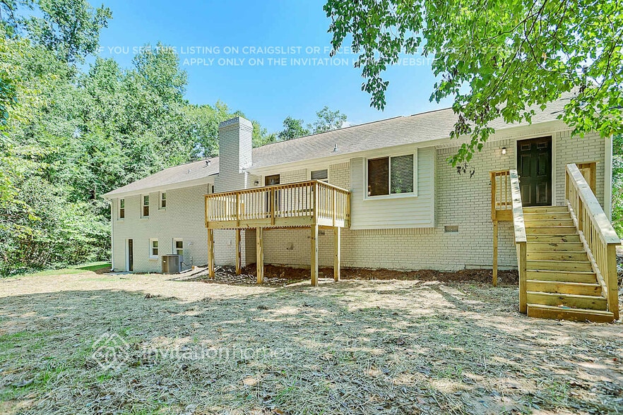 Building Photo - 90 Cook Ln