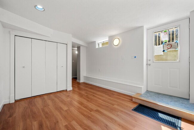 Building Photo - 259 Mt Auburn St