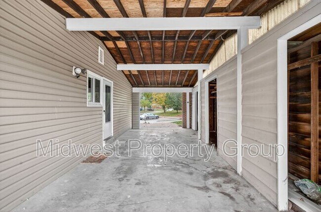 Building Photo - 4 Saratoga Ct