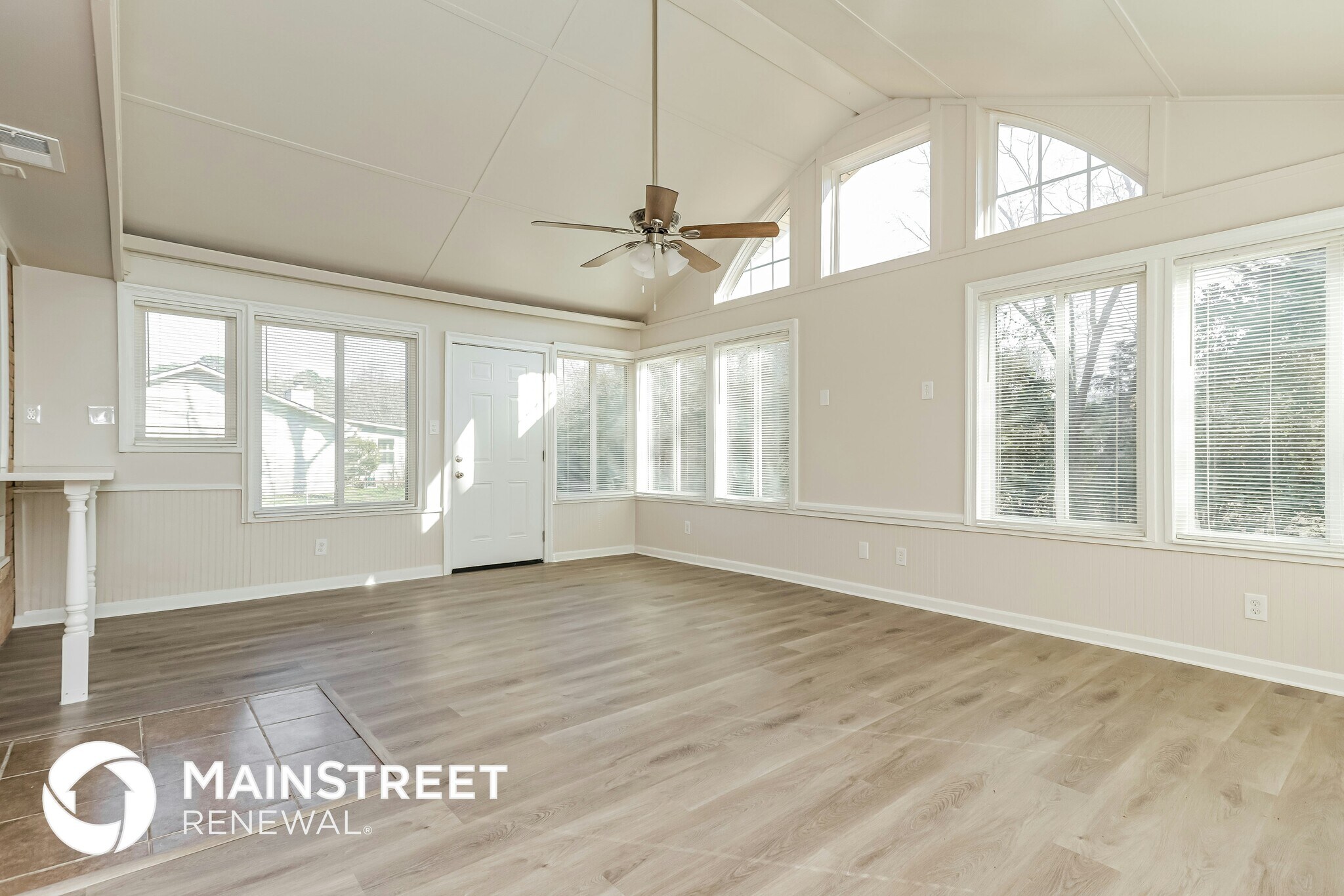 Building Photo - 155 N Hampton Dr